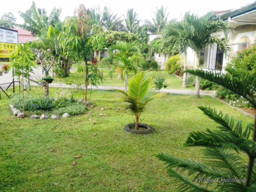 Minine Guesthouse Silang Exterior foto