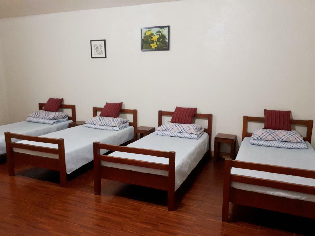 Minine Guesthouse Silang Exterior foto