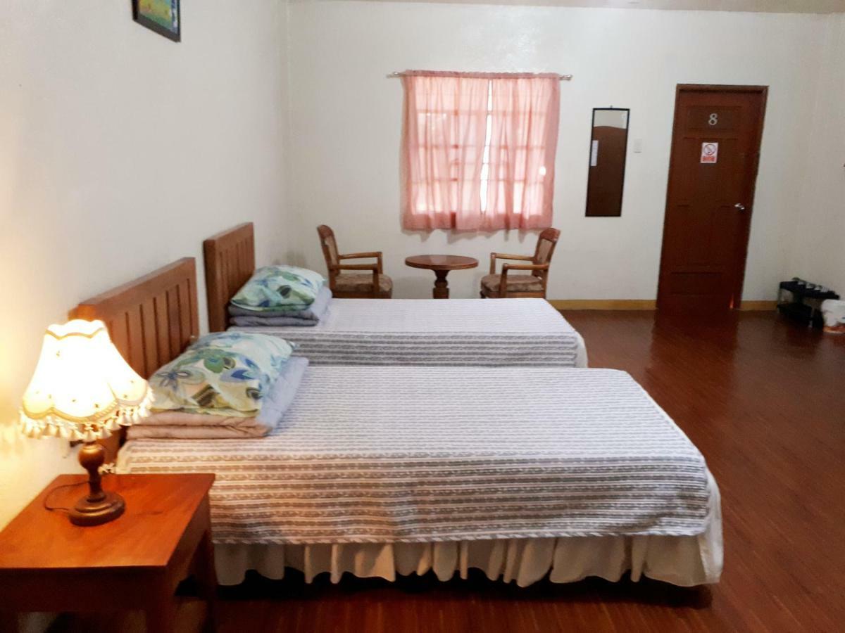 Minine Guesthouse Silang Exterior foto