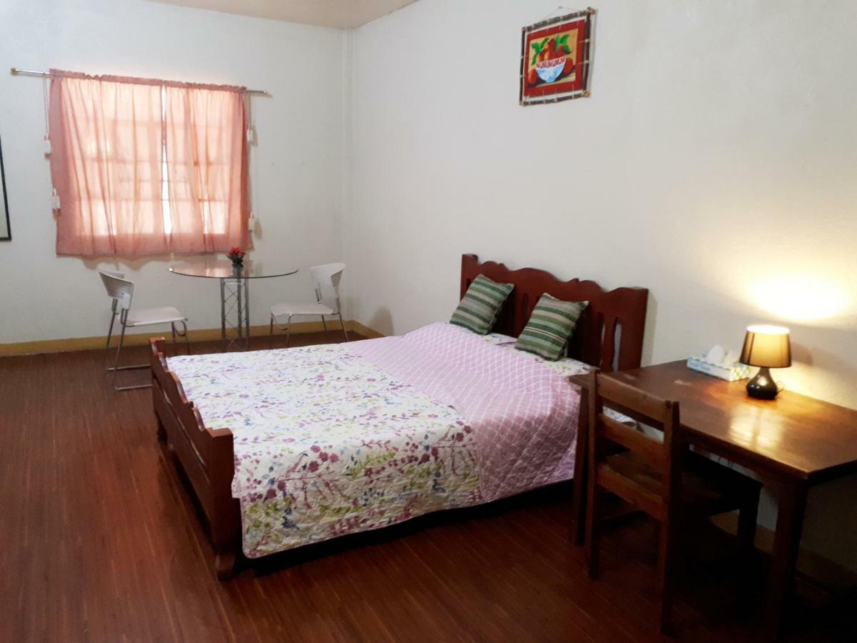 Minine Guesthouse Silang Exterior foto